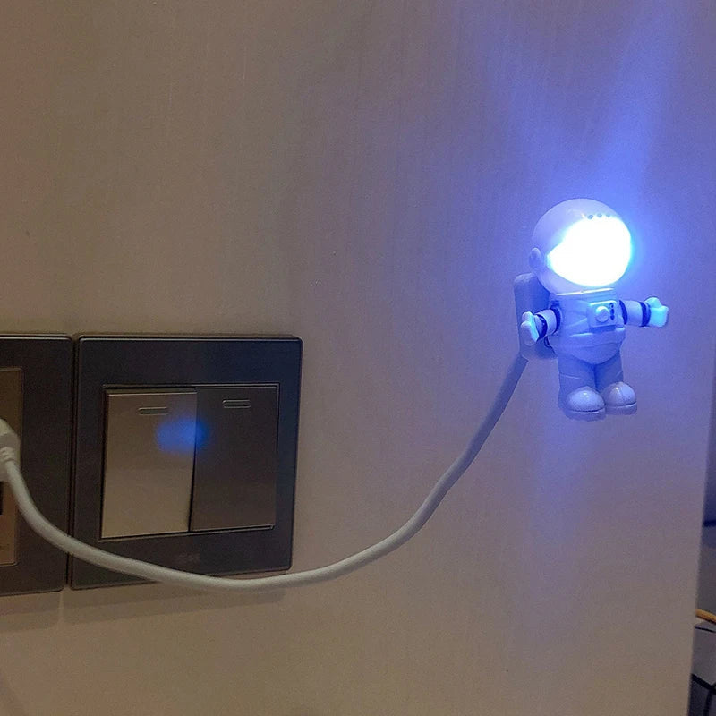 Astronaut Night Light on USB; Your Kids No Longer Afraid In The Dark!